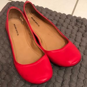 Fire hydrant red flats ❤️
